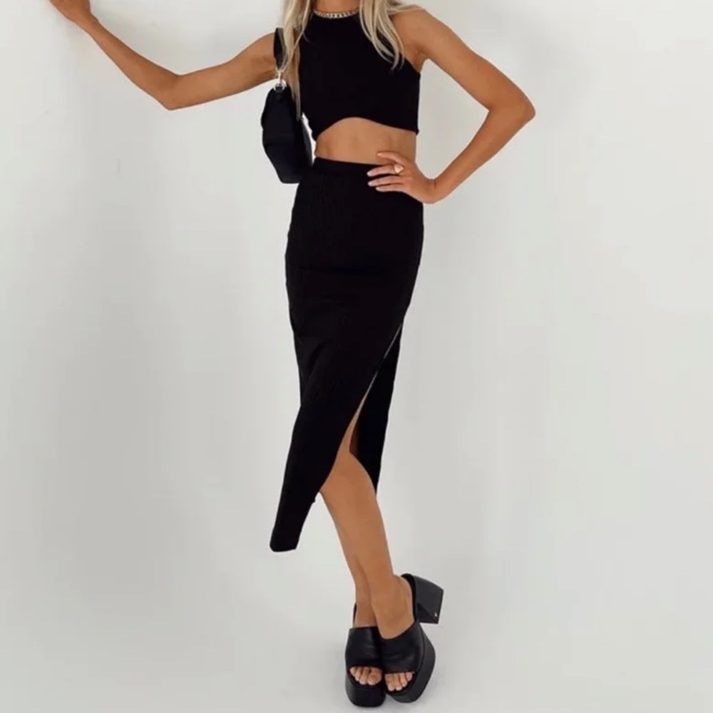 ELLIE SET BLACK
PRINCESS POLLY SIZE 2